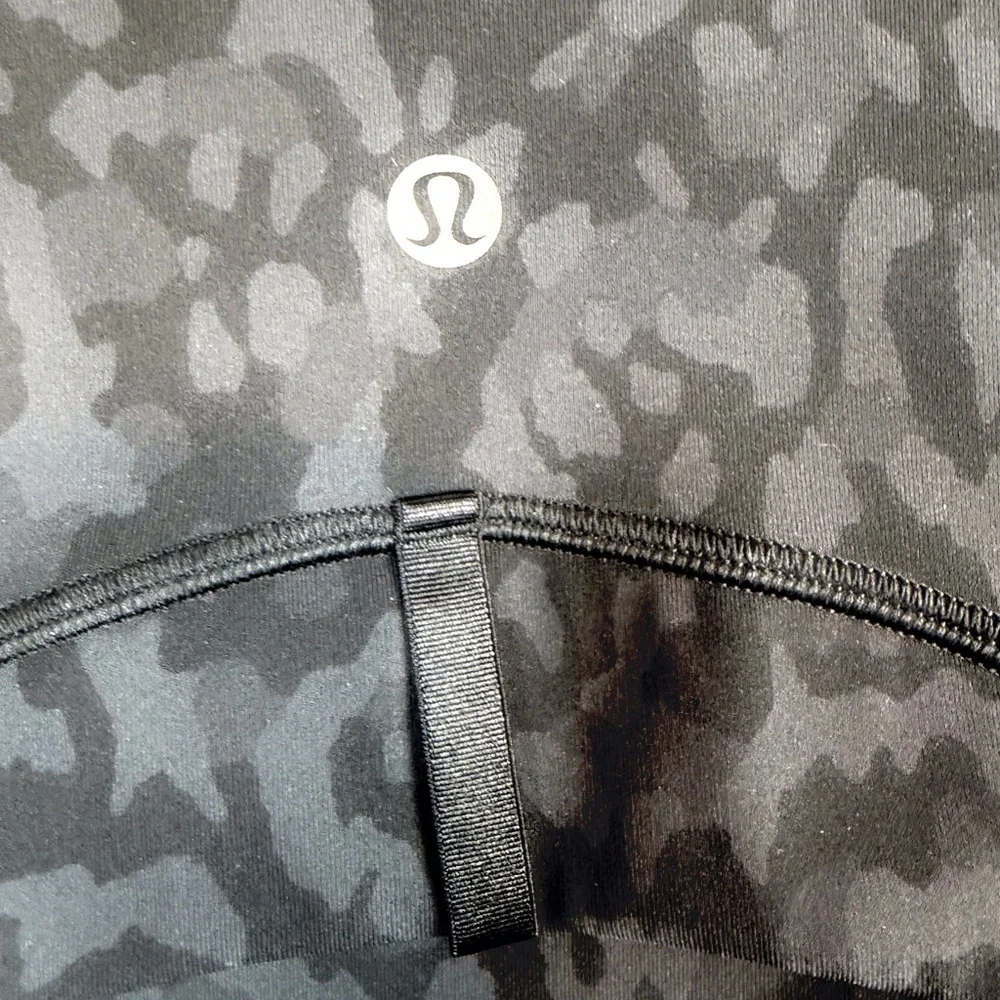 Lululemon Hooded Define Jacket *Nulu in Size 6